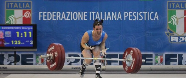 Giorgia Bordignon esulta dopo il doppio titolo tricolore