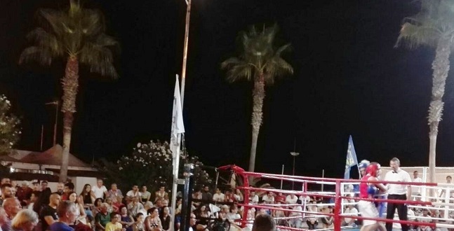 Il ring ed il pubblico di Fermo