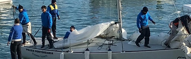 i giovani velisti a bordo della Djke