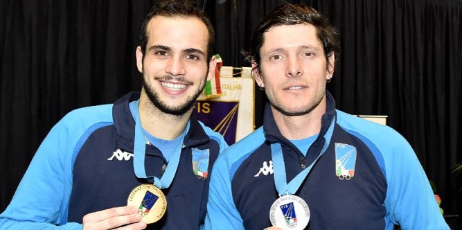 Aldo Montano con l'argento di Padova a fianco del vincitore Curatoli