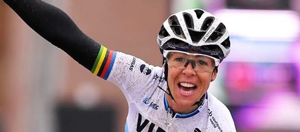 Marta Bastianelli sorridente all'arrivo del Giro delle Fiandre