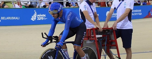 Francesco Lamon al blocco di partenza del Chilometro in pista