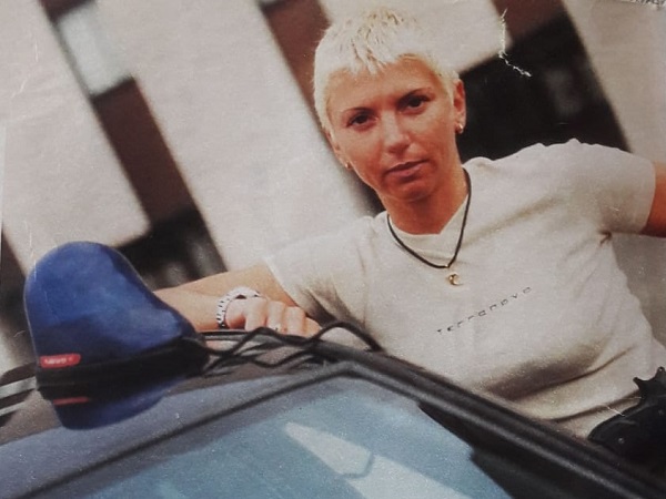 Monica Finessi, nel 2000, in servizio di scorta