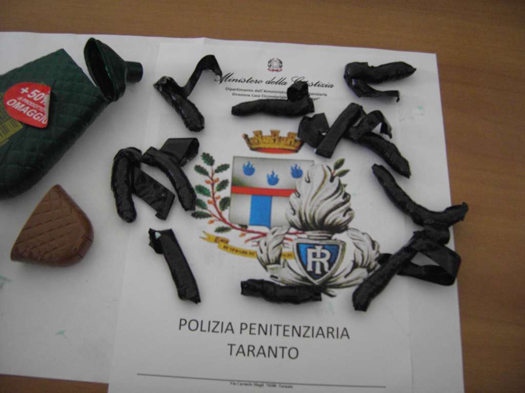 Taranto – La Polizia Penitenziaria arresta infermiere per droga in carcere